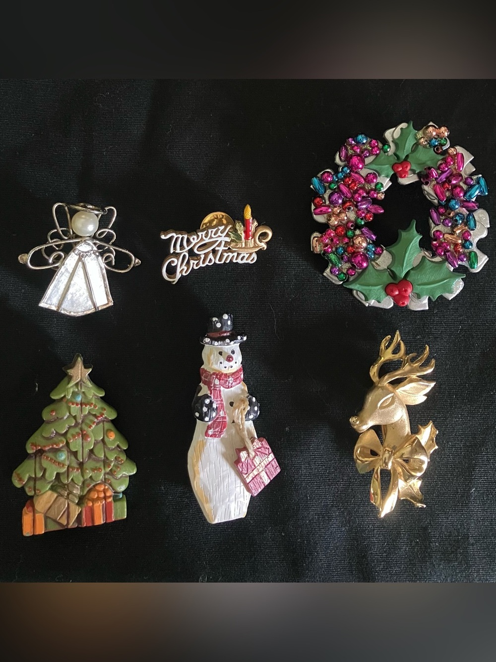 Vintage set of 6 Christmas pins